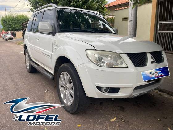 MITSUBISHI PAJERO 2.5 HD 4X4 8V TURBO INTERCOOLER DIESEL 4P MANUAL MITSUBISHI PAJERO 2.5 HD 4X4 8V TURBO INTERCOOLER DIESEL 4P MANUAL